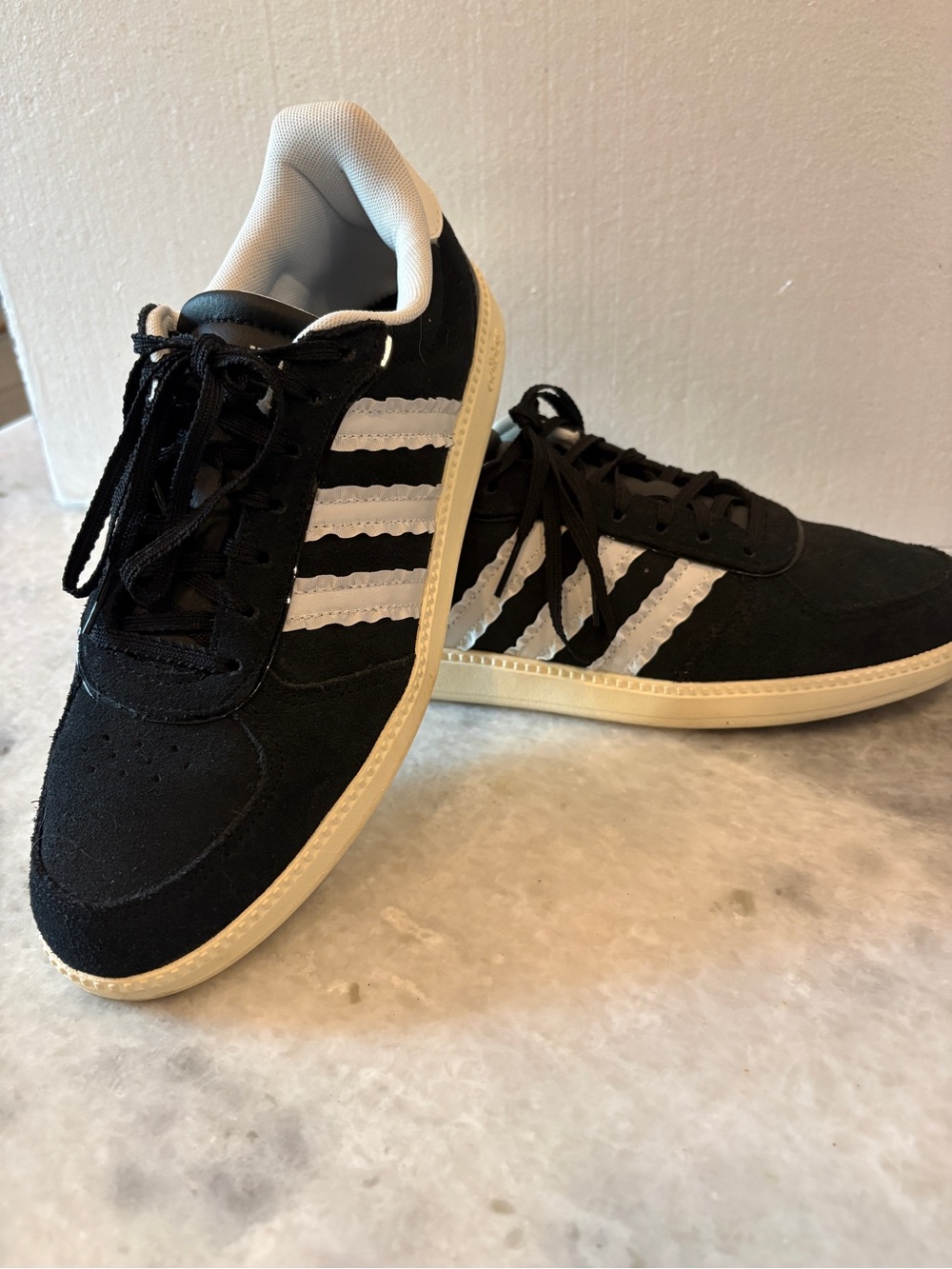 Classic Adidas Black Suede women’s Sneakers with White Ribbon Stripes